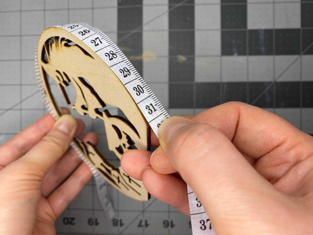 Shape the Living-Hinge Border