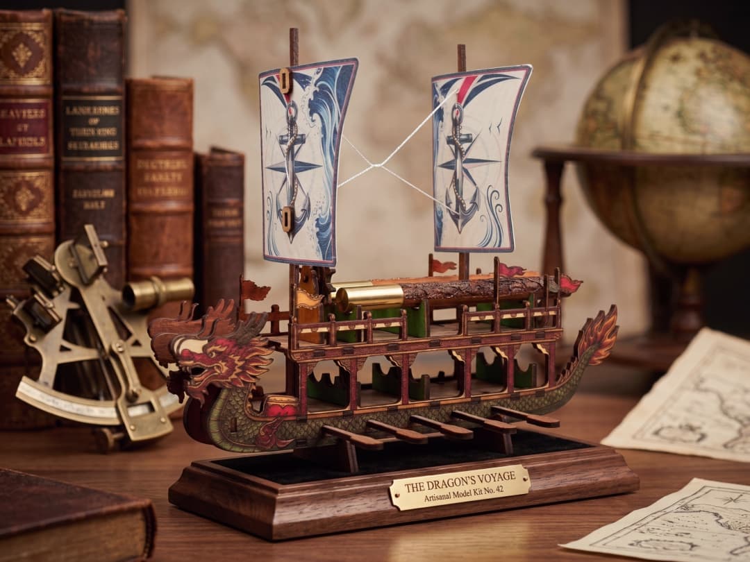 Dragon Boat Pen Stand