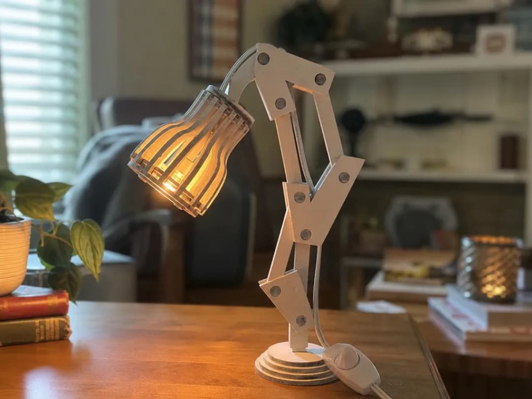 Articulated Wooden Desk Lamp Articulated Wooden Desk Lamp